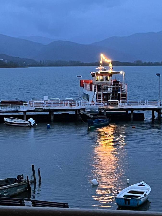 Voria Paralia Kastoria Eksteriør billede